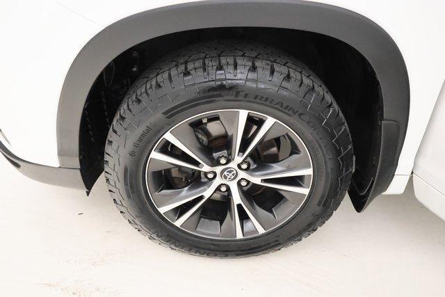 used 2016 Toyota Highlander car, priced at $19,295