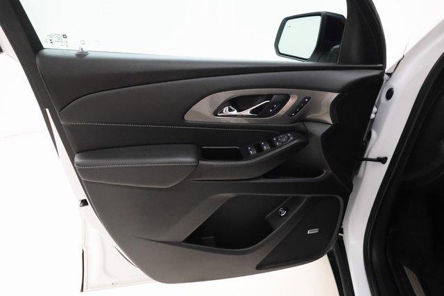used 2023 Chevrolet Traverse car, priced at $38,995