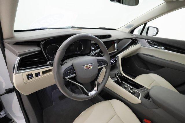 used 2025 Cadillac XT6 car, priced at $44,395