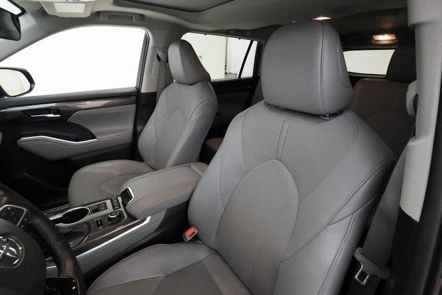 used 2022 Toyota Highlander car, priced at $42,495