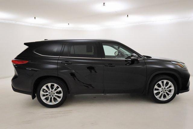 used 2022 Toyota Highlander car, priced at $42,495