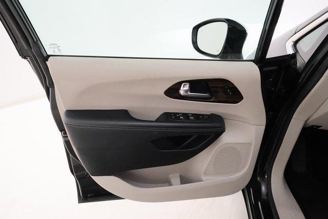 used 2023 Chrysler Pacifica car, priced at $28,969