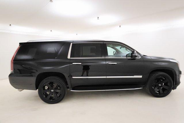 used 2020 Cadillac Escalade ESV car, priced at $37,386
