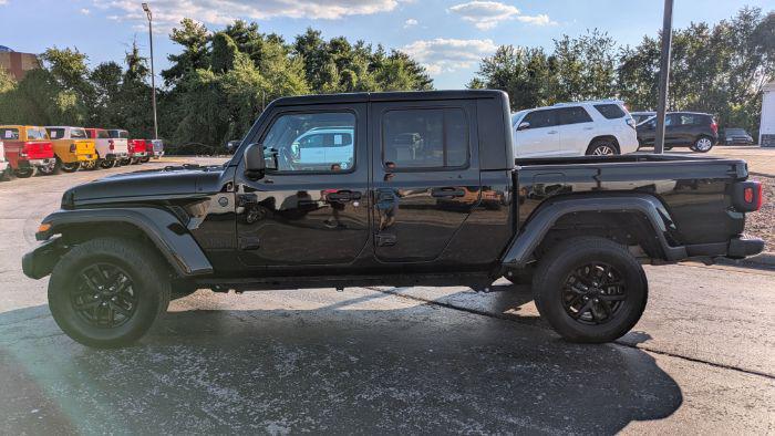 used 2022 Jeep Gladiator car, priced at $26,980