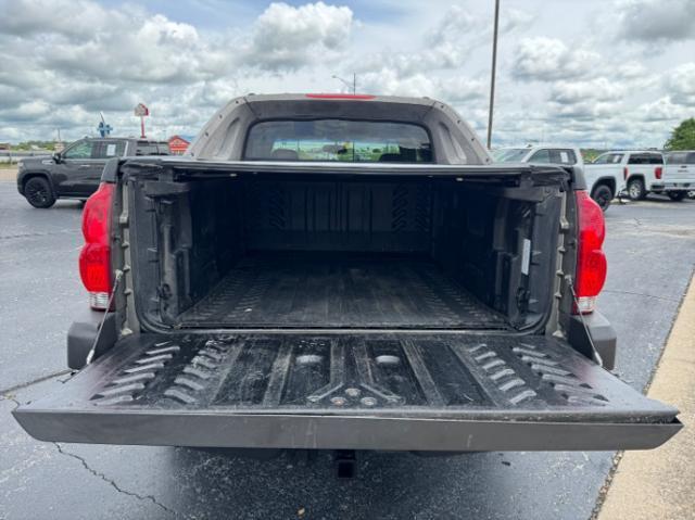 used 2003 Chevrolet Avalanche car, priced at $9,980