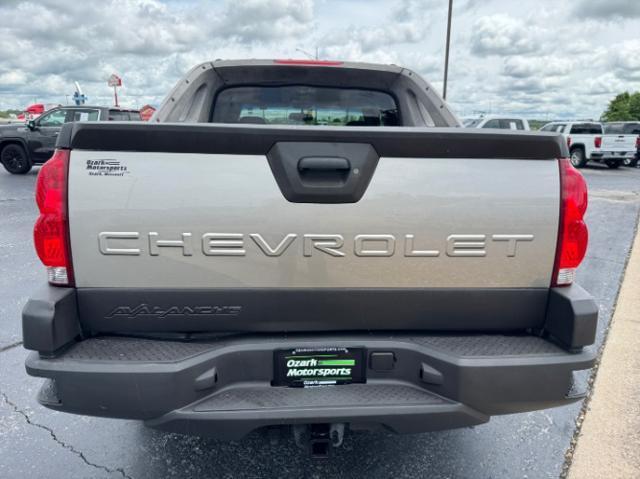 used 2003 Chevrolet Avalanche car, priced at $9,980