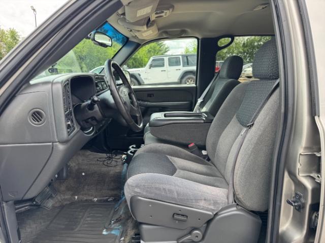 used 2003 Chevrolet Avalanche car, priced at $9,980