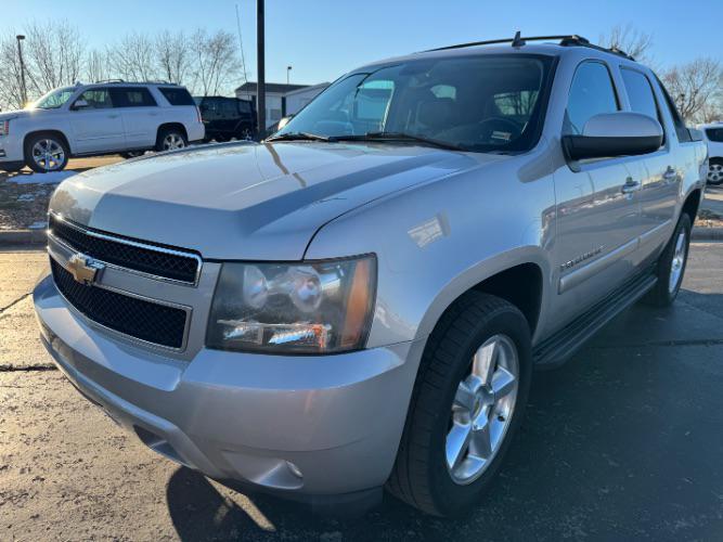 used 2007 Chevrolet Avalanche car, priced at $9,980