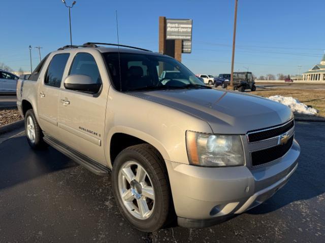 used 2007 Chevrolet Avalanche car, priced at $9,980