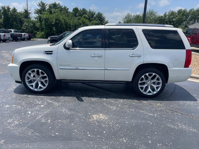 used 2010 Cadillac Escalade car, priced at $12,480