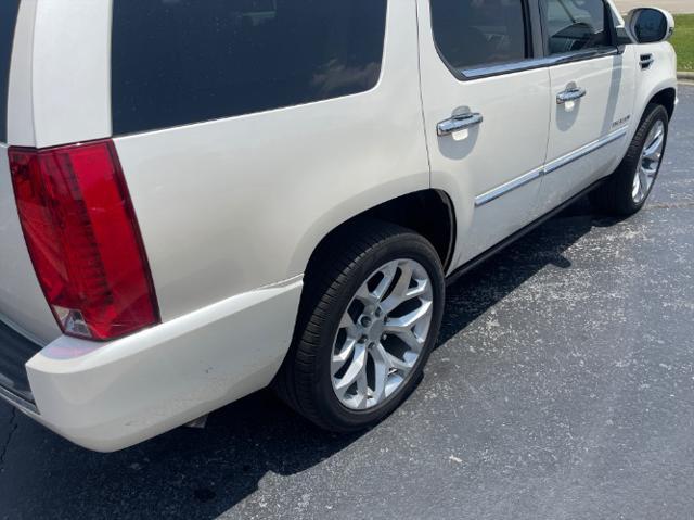 used 2010 Cadillac Escalade car, priced at $12,480