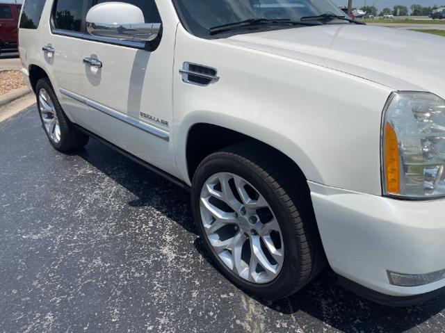 used 2010 Cadillac Escalade car, priced at $12,480