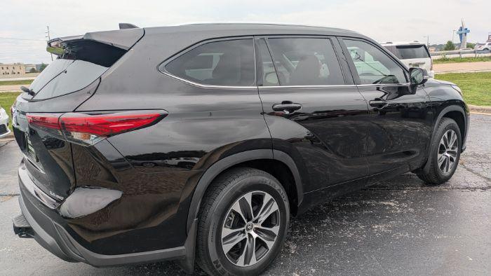 used 2020 Toyota Highlander car, priced at $26,980