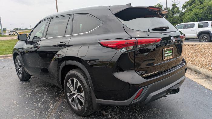 used 2020 Toyota Highlander car, priced at $26,980