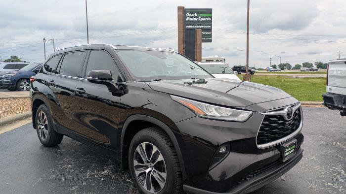 used 2020 Toyota Highlander car, priced at $26,980