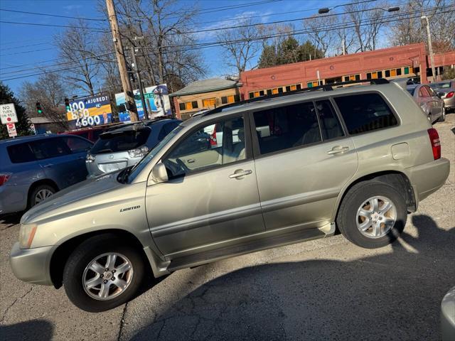 used 2003 Toyota Highlander car, priced at $6,900