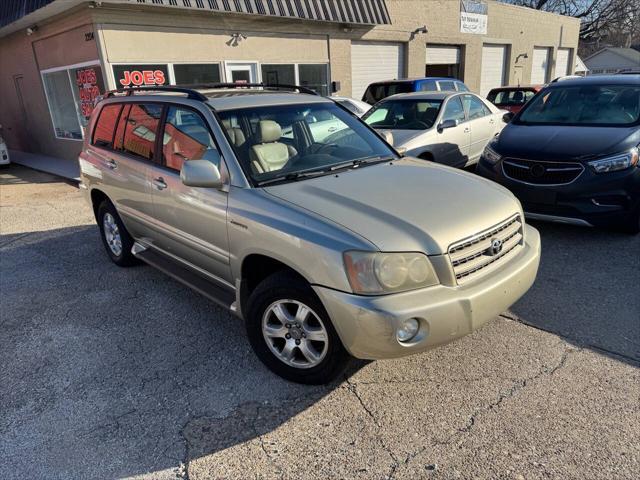 used 2003 Toyota Highlander car, priced at $6,900