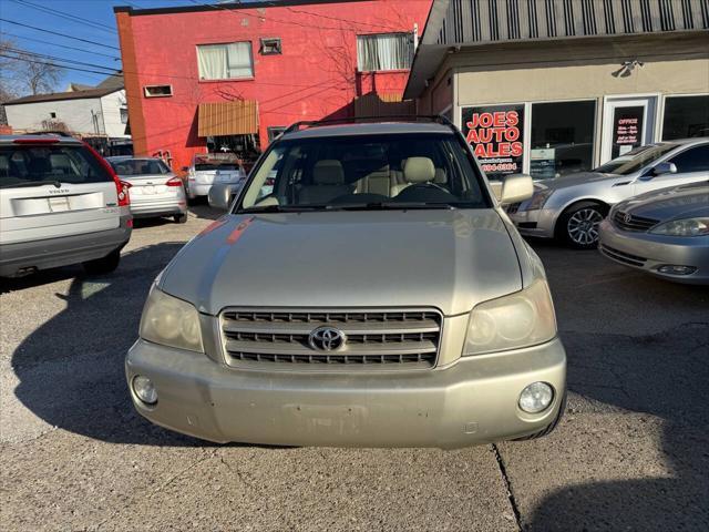 used 2003 Toyota Highlander car, priced at $6,900