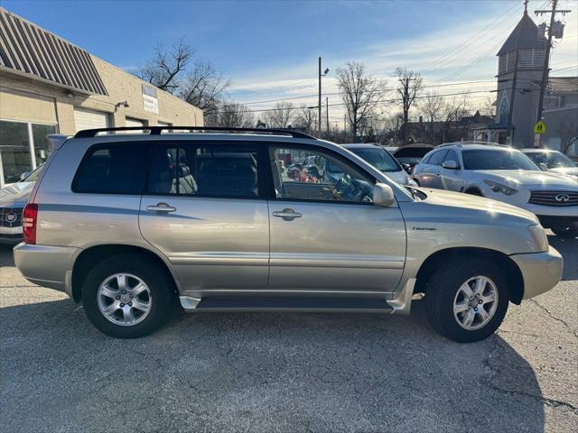 used 2003 Toyota Highlander car, priced at $6,900