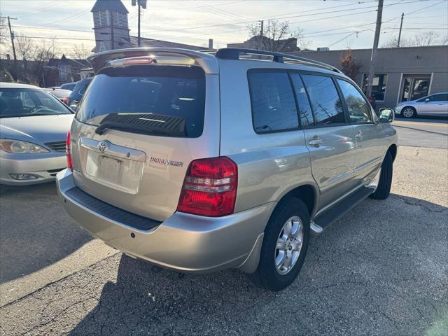 used 2003 Toyota Highlander car, priced at $6,900