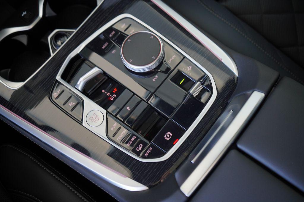 new 2026 BMW X7 car, priced at $98,265