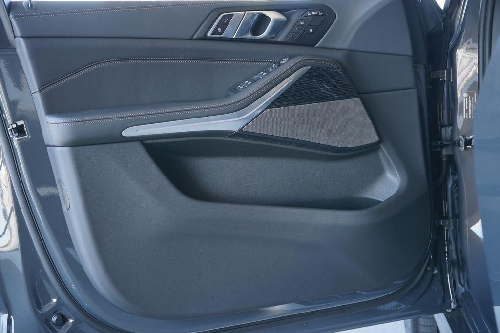 new 2026 BMW X7 car, priced at $98,265