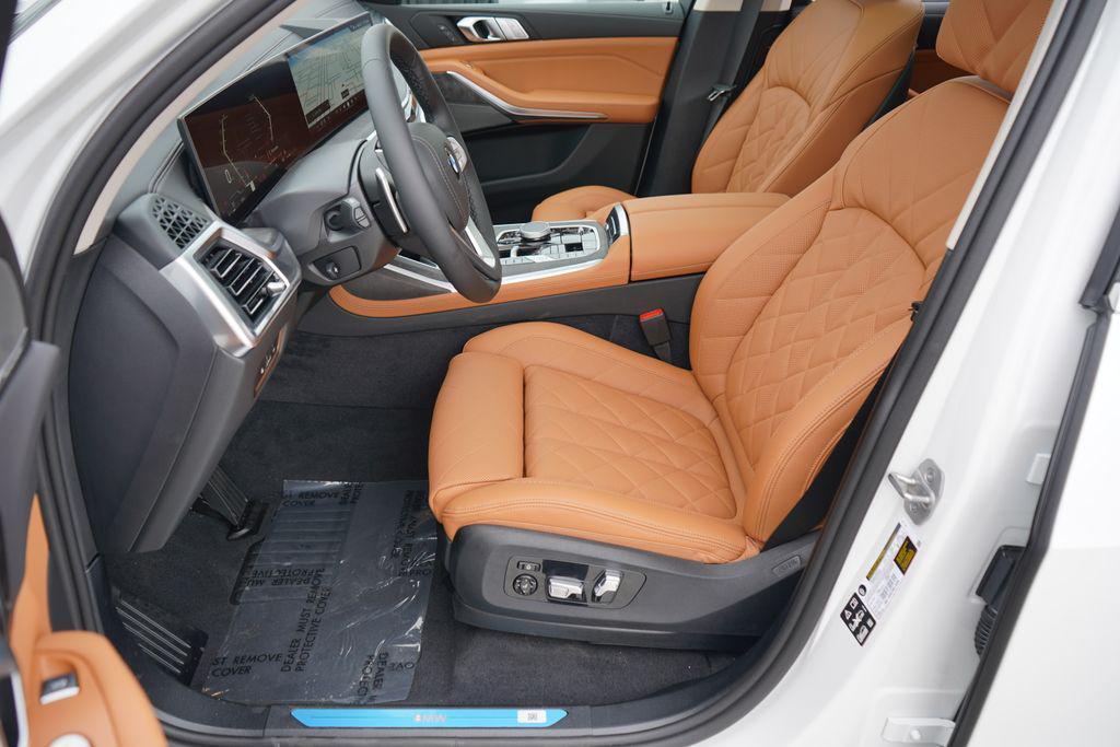 new 2026 BMW X7 car, priced at $96,165