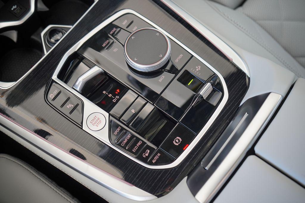 new 2026 BMW X7 car, priced at $97,865