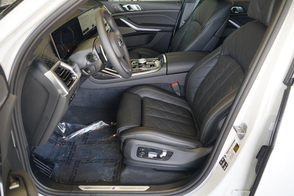 new 2026 BMW X7 car, priced at $101,665
