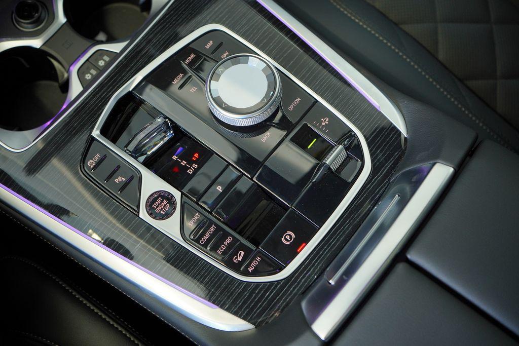 new 2026 BMW X7 car, priced at $101,665