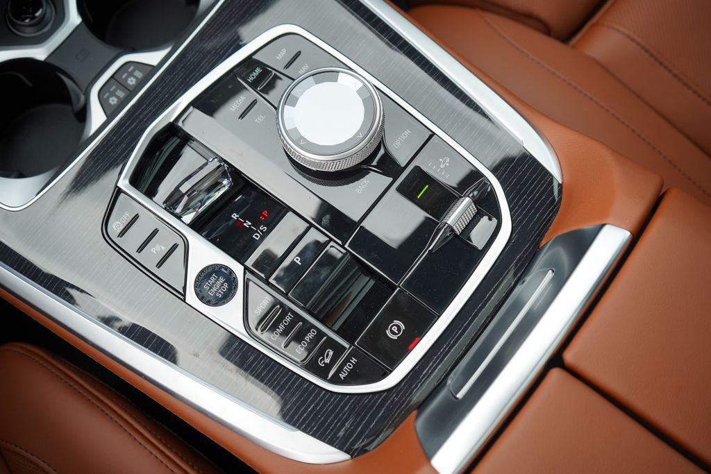 new 2026 BMW X7 car, priced at $102,215