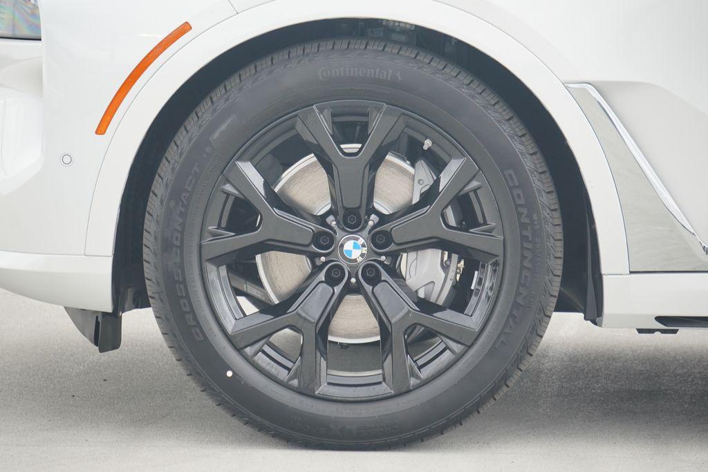 new 2026 BMW X7 car, priced at $93,365