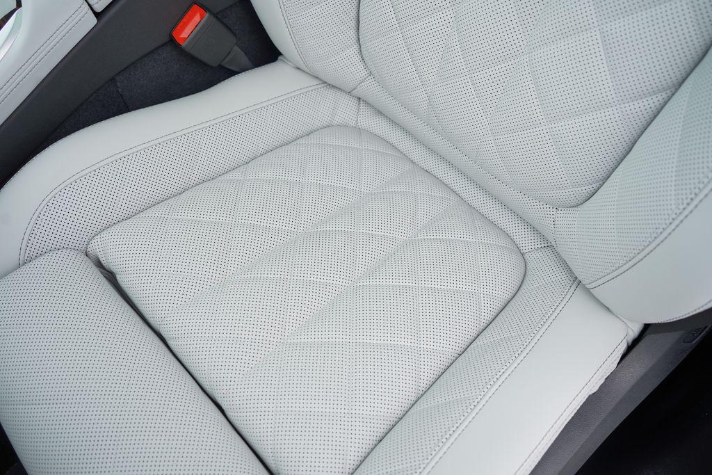 new 2026 BMW X7 car, priced at $93,365