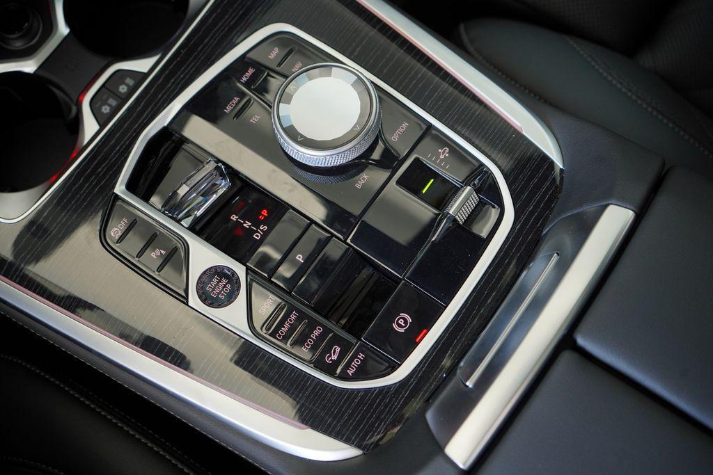 new 2026 BMW X7 car, priced at $99,165