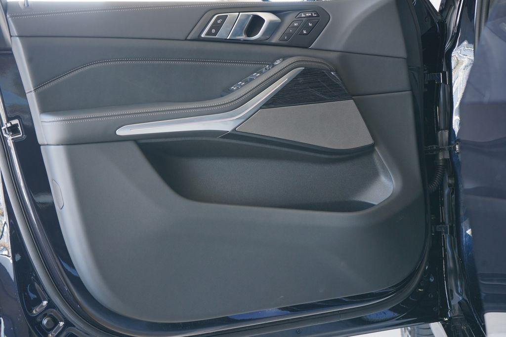 new 2026 BMW X7 car, priced at $99,165