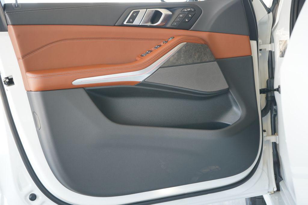 new 2026 BMW X7 car, priced at $119,665