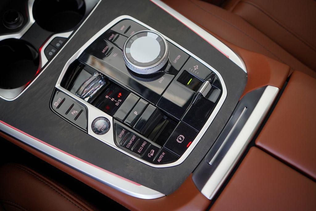 new 2026 BMW X7 car, priced at $119,665