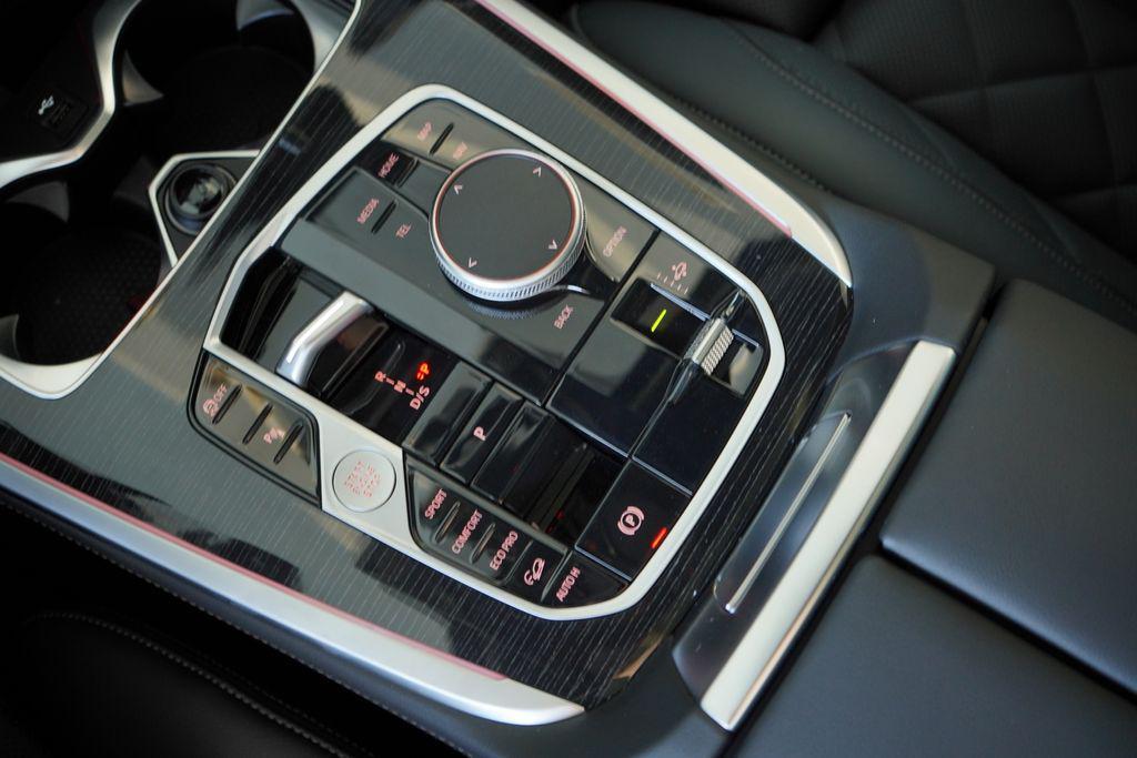 new 2026 BMW X7 car, priced at $97,315