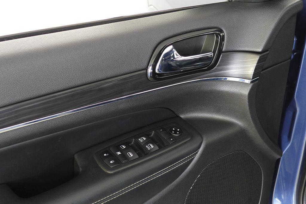 used 2021 Jeep Grand Cherokee car, priced at $17,888