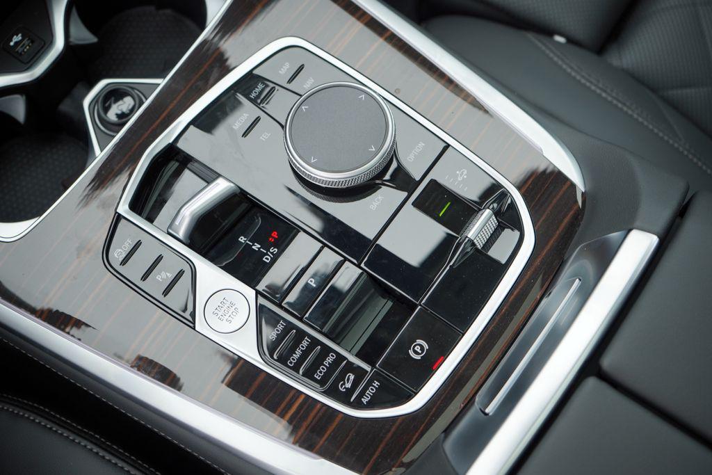 new 2026 BMW X7 car, priced at $88,265