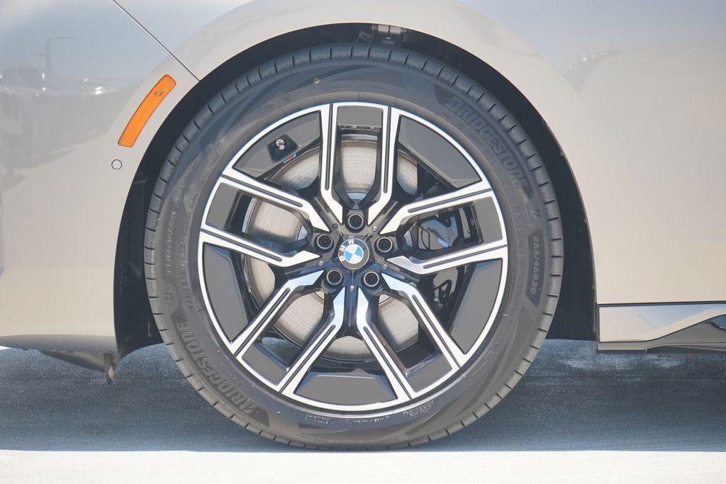 new 2025 BMW 760 car, priced at $133,005