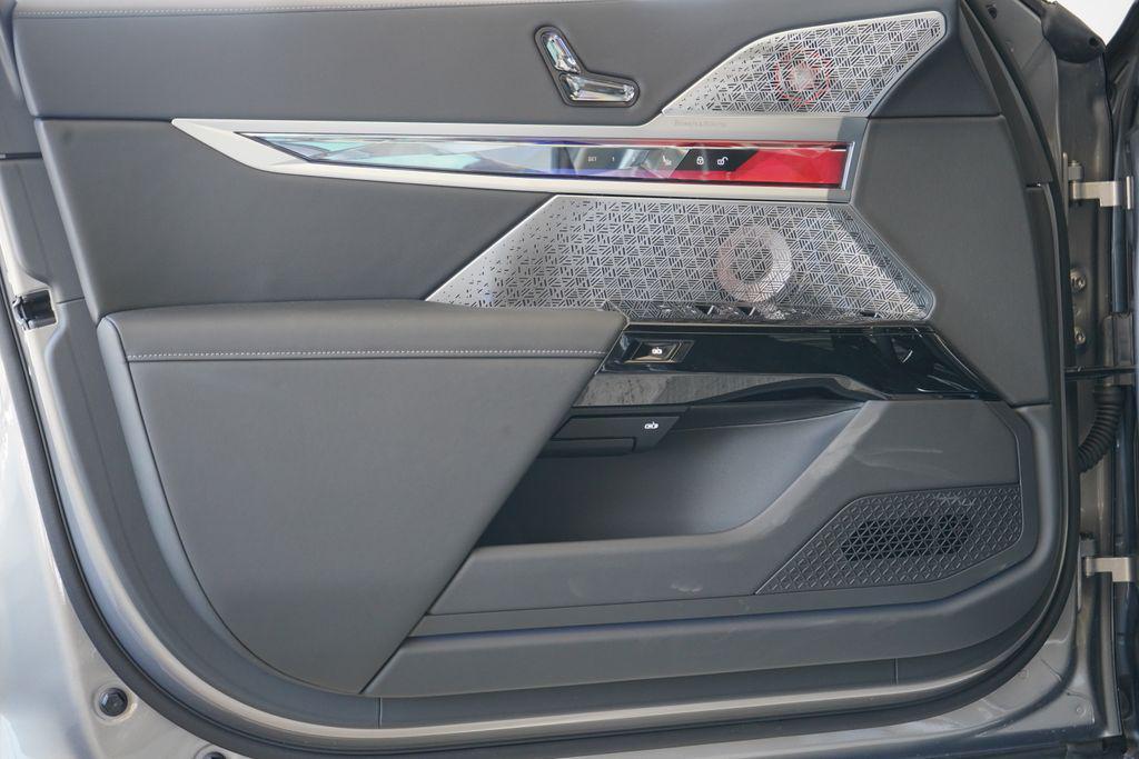 new 2025 BMW 760 car, priced at $133,005