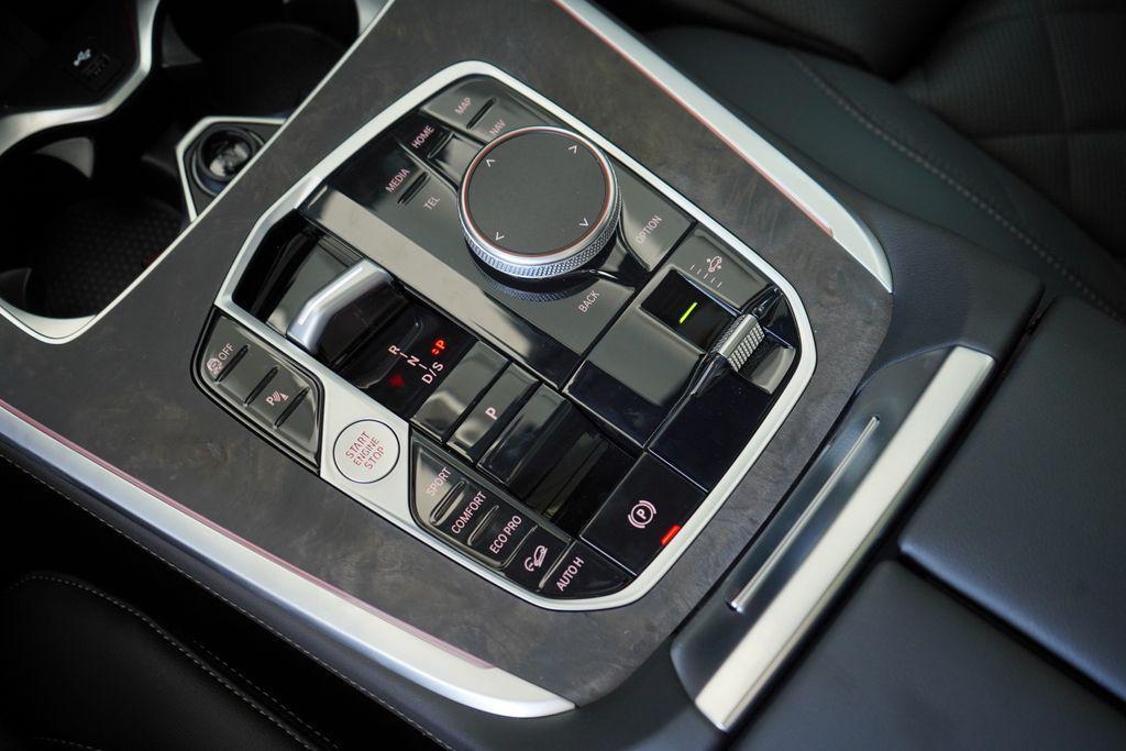 new 2026 BMW X7 car, priced at $98,230