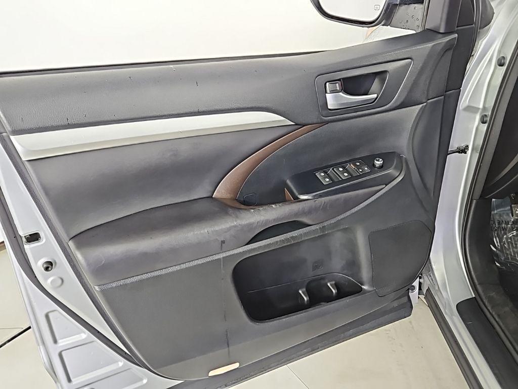 used 2017 Toyota Highlander car, priced at $20,888