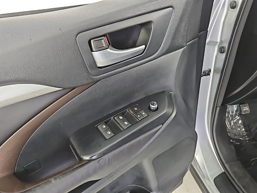 used 2017 Toyota Highlander car, priced at $20,888