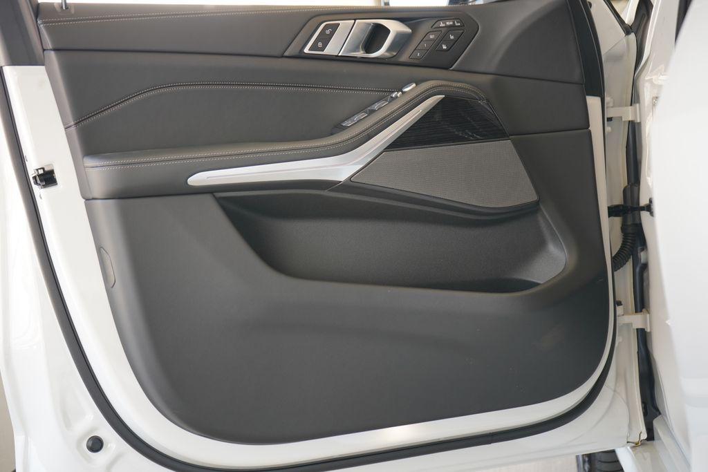 new 2025 BMW X7 car, priced at $121,760