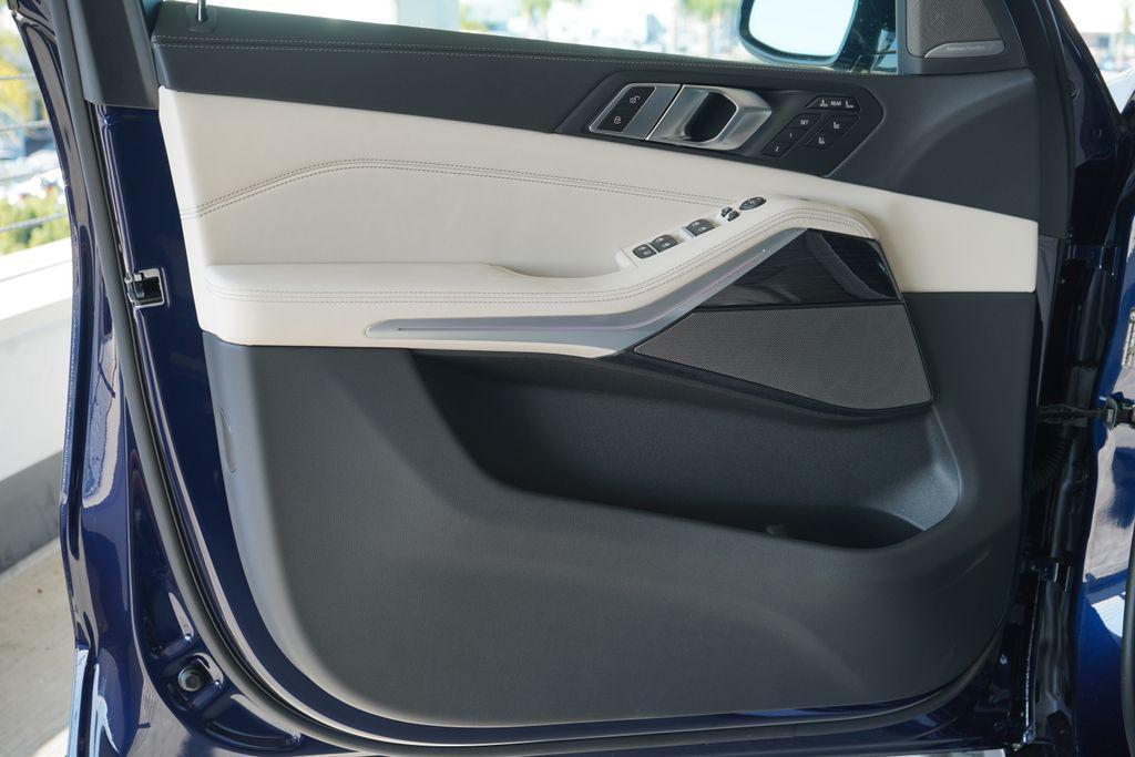 new 2026 BMW X7 car, priced at $127,375