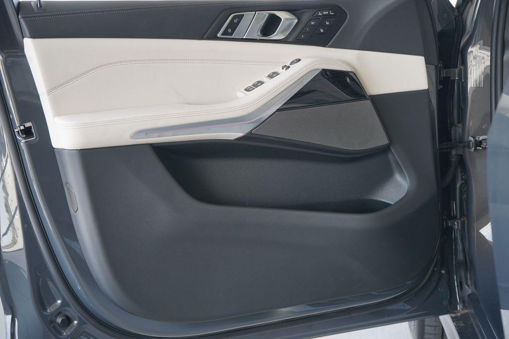 new 2026 BMW X7 car, priced at $122,765