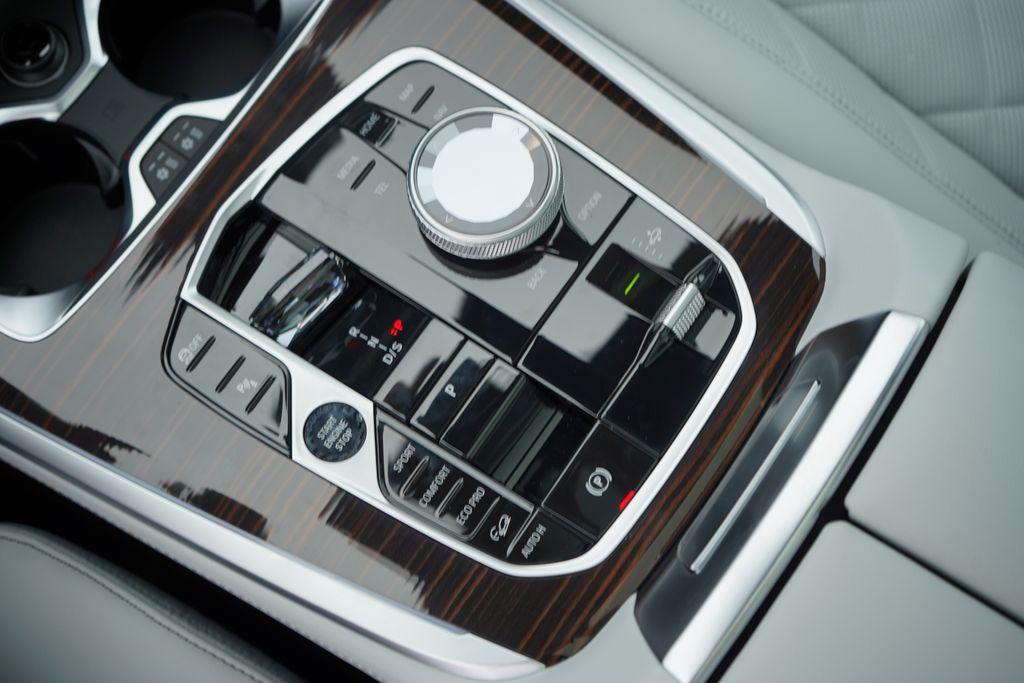 new 2026 BMW X7 car, priced at $103,115