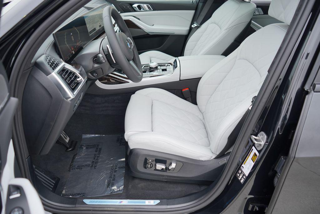 new 2026 BMW X7 car, priced at $103,115